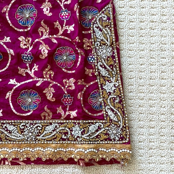 Indian Suit - Picture 4 of 9